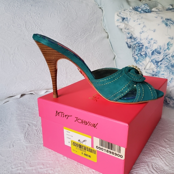 Betsey Johnson 'Catalyna' Slide Turquoise Heels New in Box -Sz 8M - Picture 5 of 10